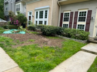 Saravia Landscaping Services Image